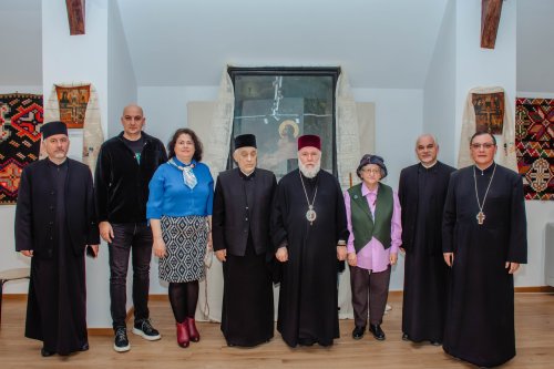 Expoziția „Cruce și lumină. Chipuri și mărturii ale credinței” la Tulcea