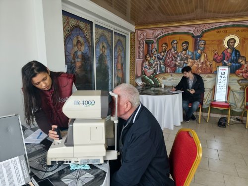 Consultații și ochelari gratuiți pentru vârstnici din județul Buzău 