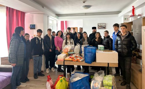 Daruri și zâmbete pentru copiii din două module familiale