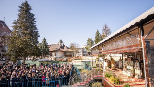 Procesiune cu icoane și stâlpări la Suceava