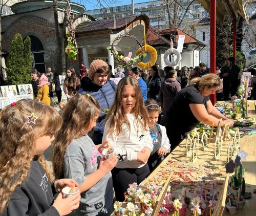 Expoziție de icoane și fotografie la Biserica „Buna Vestire”‑Giulești