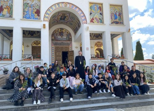 Studenții ortodocși timișoreni au oferit daruri de Florii