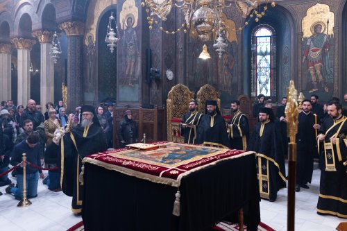 Slujba Vecerniei scoaterii Sfântului Epitaf la Catedrala Patriarhală