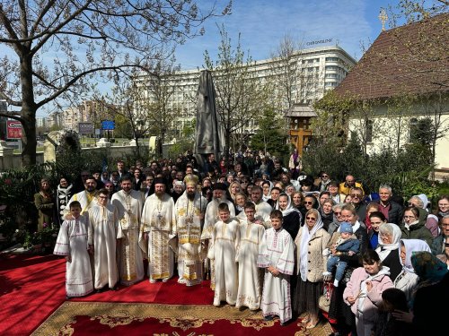 Praznicul Învierii Domnului, hramul Paraclisului Catedralei Naționale