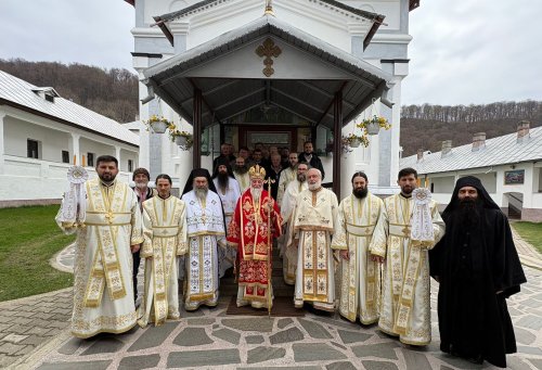 Popas de rugăciune la Mănăstirea Frăsinei în Săptămâna Luminată