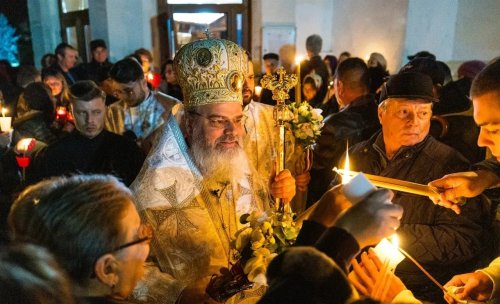 Învierea Domnului la Catedrala Episcopală din Huşi