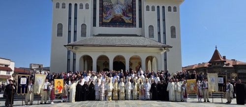 Bucurie și lumină la hramul Catedralei Episcopale din Severin