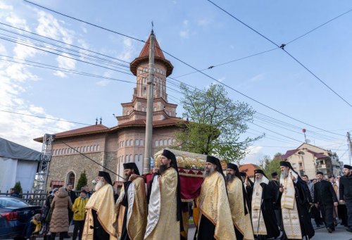 Sfântul Cuvios Cleopa de la Sihăstria, purtat în procesiune la Botoșani