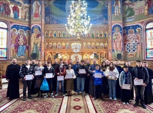 Peste 900 de tineri din Dâmbovița la concursul național catehetic