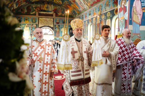 Liturghie arhierească la schitul din Veştem, judeţul Sibiu