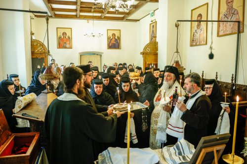 Deshumarea moaștelor Sfintei Cuvioase Antonina de la Tismana