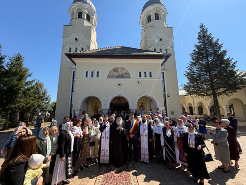 Vizită arhierească în Parohia Ghiroda Veche
