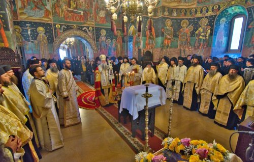 Priveghere la Mănăstirea Hurezi din județul Vâlcea