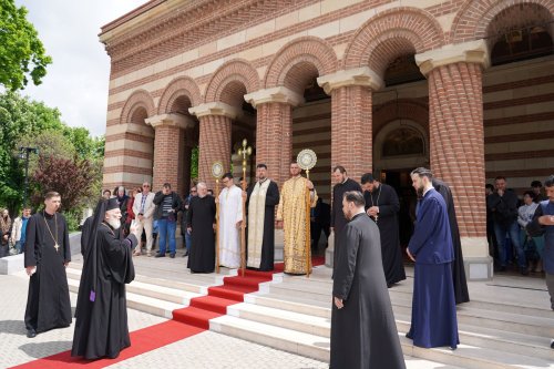 Popas de rugăciune la Catedrala Arhiepiscopală din Târgoviște