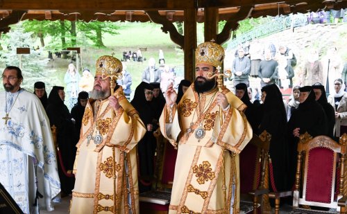 Hram la Mănăstirea Prislop