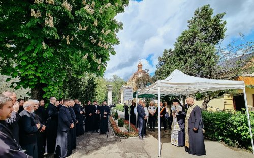 Defibrilator extern automat, achiziționat cu sprijinul Asociației „Filantropia Ortodoxă”-Filiala Gherla