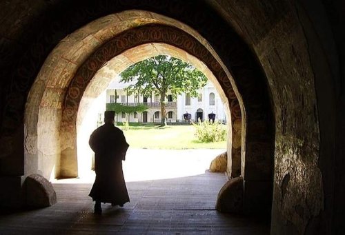 Pacea și mântuirea vin prin păzirea rânduielii