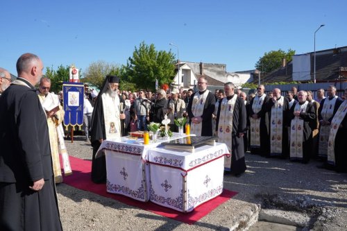 Slujba punerii pietrei de temelie a noii biserici din Parohia Târgu Mureș IX