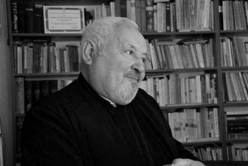 Părintele Florin Bucescu - chip al nobleței unei generații de altădată și păstrător al frumuseții cântării 