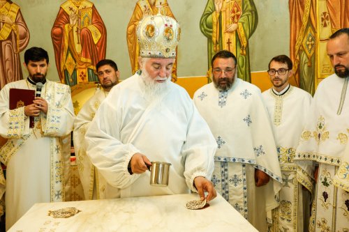 Sfințirea unei biserici înnoite din județul Dolj