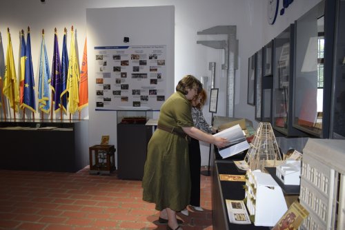 Expoziție despre cartea religioasă în comunism