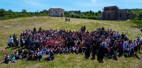 „Luna pastorației copiilor și tinerilor” în Episcopia Hușilor