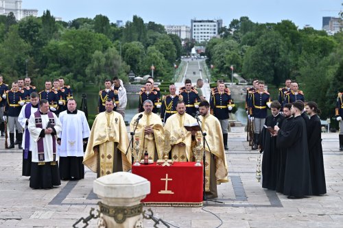 Ceremonie dedicată Zilei Eroilor în Parcul Carol I din Capitală