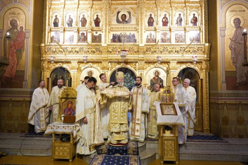 Slujire arhierească la catedrala din Târgoviște