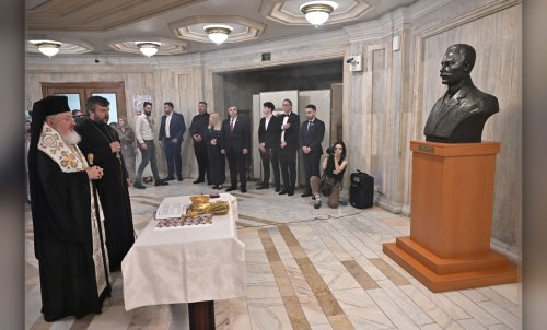 Bustul lui Vasile Stroescu, dezvelit la Palatul Parlamentului