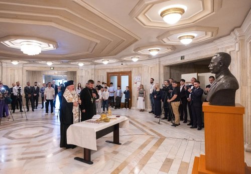 Bustul lui Vasile Stroescu, dezvelit la Palatul Parlamentului