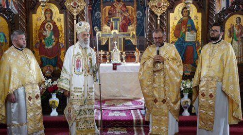 Biserica „Sfânta Treime” din Teiuș, la împlinirea unui secol de la punerea pietrei de temelie