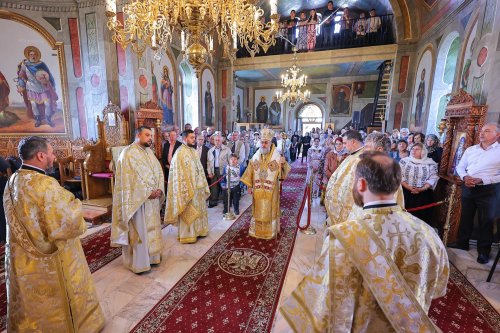 Slujire arhierească în parohia buzoiană Oreavu 1