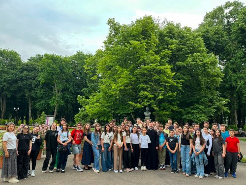 Excursie cultural‑educativă la Iași pentru elevii premianți din județul Vrancea