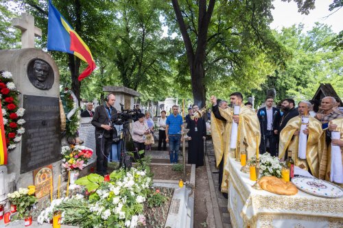 Pomenirea poetului Mihai Eminescu în București