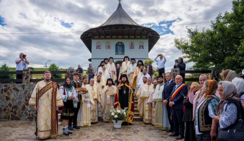 Sfințirea picturii bisericii istorice a Mănăstirii Calapodești