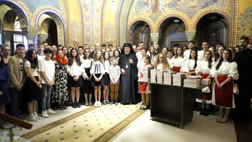 Peste 300 de elevi olimpici au fost premiaţi la Sibiu