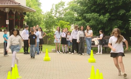 Atelier în cadrul proiectului „Centrul de activități cu tineretul «Sfântul Ilie Tesviteanul»”
