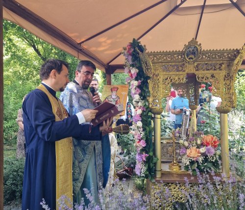 Sfinţire de raclă la capela Institutului „Marius Nasta”