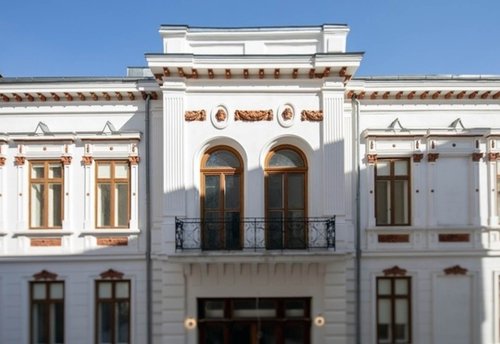 UNArte deschide Pinacoteca şi noua Bibliotecă