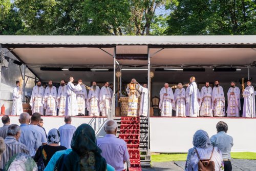 Liturghie arhierească la Suceava