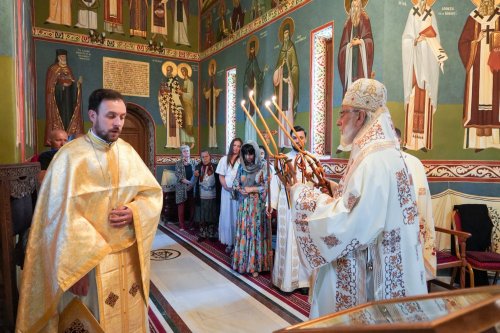 Slujire arhierească la schitul argeșean din Oeștii-Pământeni