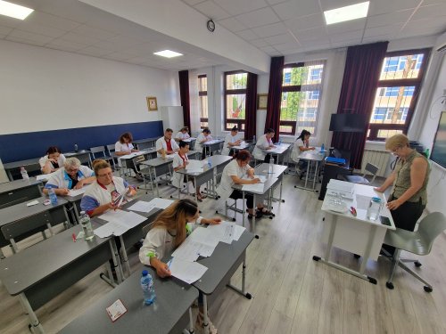 Examen de certificare la Școala sanitară „Sfântul Nectarie” din București