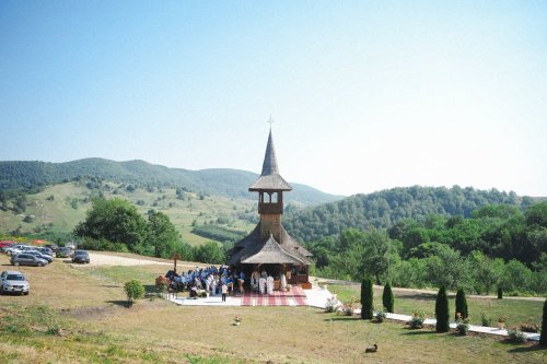 Sfinții Apostoli Petru și Pavel, cinstiți la hramul Mănăstirii Stârciu