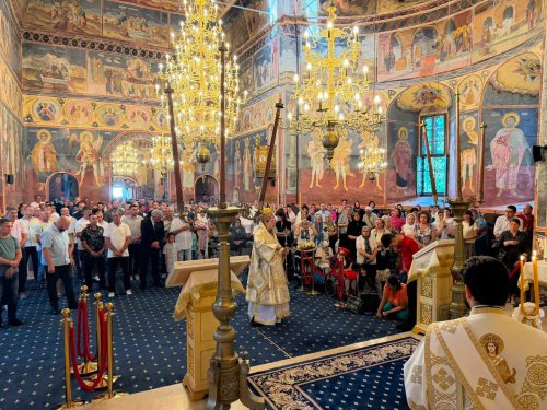 Popas de rugăciune la Mănăstirea Cernica de lângă Bucureşti