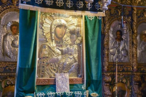 Acatistul Icoanei Maicii Domnului „Îndrumătoarea” de la Mănăstirea Neamț (9 iulie)
