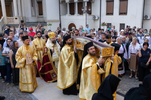 Procesiune cu moaştele Ocrotitorului Capitalei