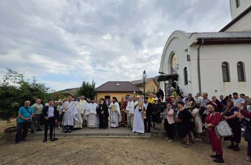Evlavie către Maica Domnului la o mănăstire din Dobrogea