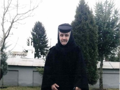 Monahia Nifona Fluture de la Pasărea - statornicie, rugăciune și  smerenie