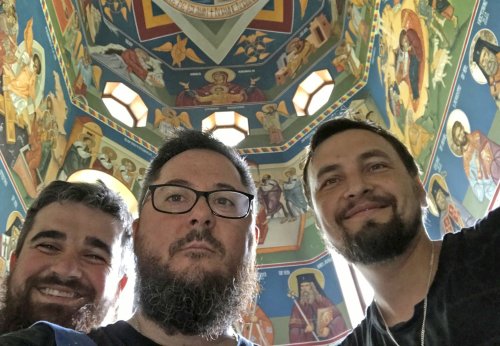 Slujitori ai Sfântului Altar şi pictori bisericeşti