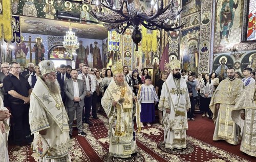 Centenarul Bisericii „Sfântul Ierarh Nicolae” din Topliţa